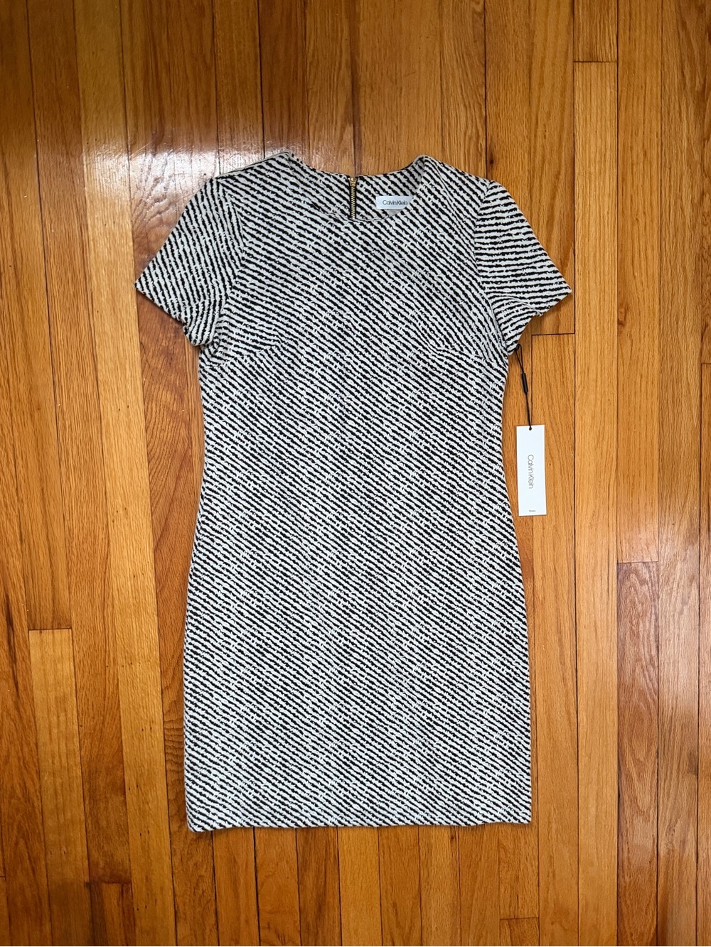 Calvin Klein Black and White Short Sleeve Sheath Dress Size 4